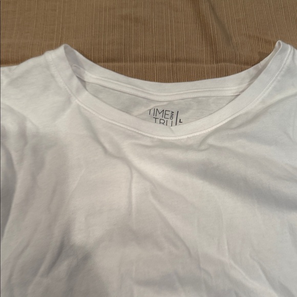 Time and Tru Women’s Long Sleeve Tees one Black and one White - Picture 7 of 9
